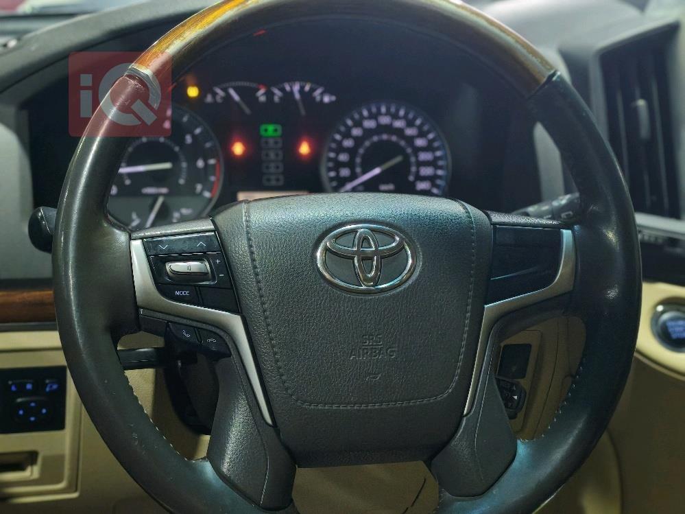 تويوتا لاندكروزر